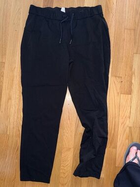 Lululemon on the fly pant